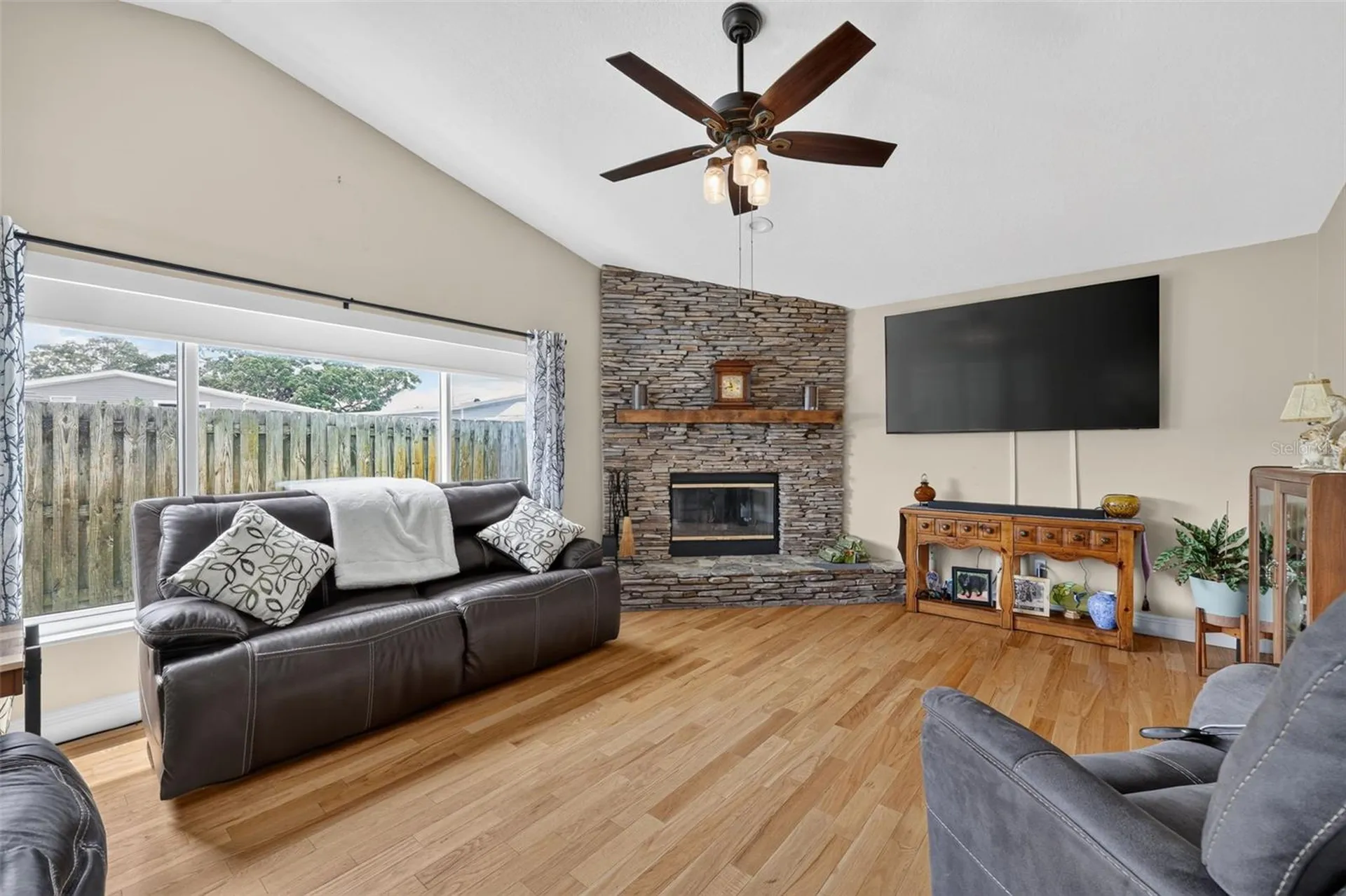 1747 Wood Brook Street Tarpon Springs FL 34689