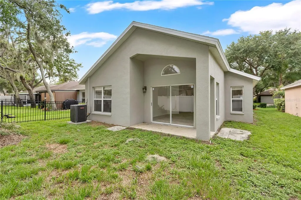 5834 Tanagerlake Road Lithia FL 33547