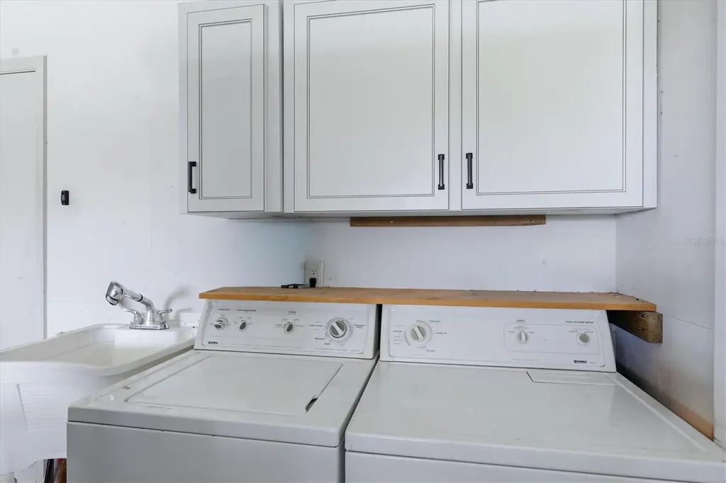 9084 Prospect Avenue Englewood FL 34224