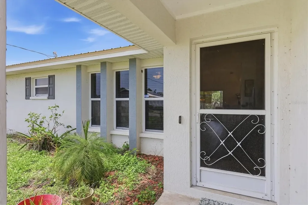 9084 Prospect Avenue Englewood FL 34224