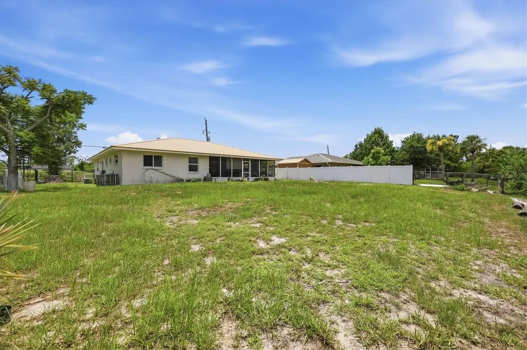 9084 Prospect Avenue Englewood FL 34224