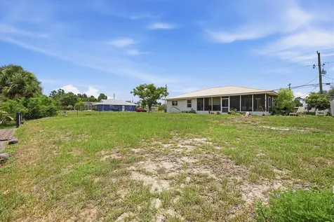 9084 Prospect Avenue Englewood FL 34224