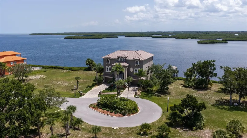 4631 Harborpointe Drive Port Richey FL 34668