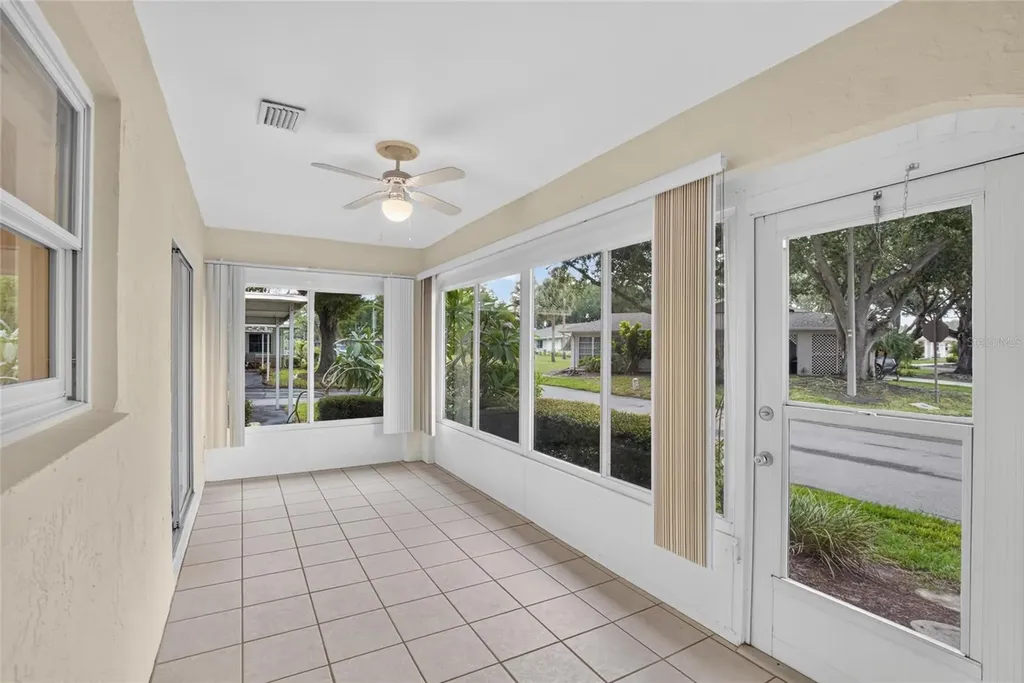 2202 Horsham Place Sun City Center FL 33573
