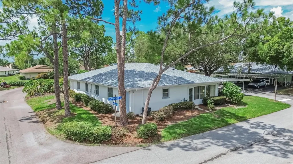 2202 Horsham Place Sun City Center FL 33573