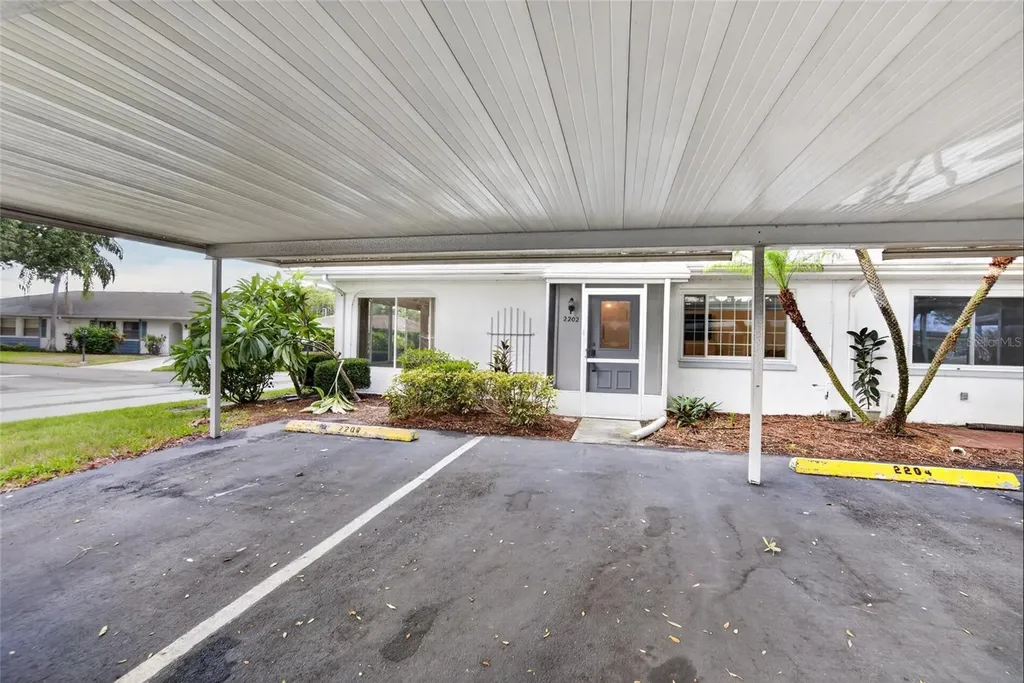 2202 Horsham Place Sun City Center FL 33573