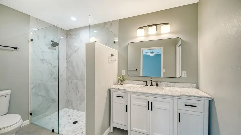 5689 Evergreen Drive Sarasota FL 34233