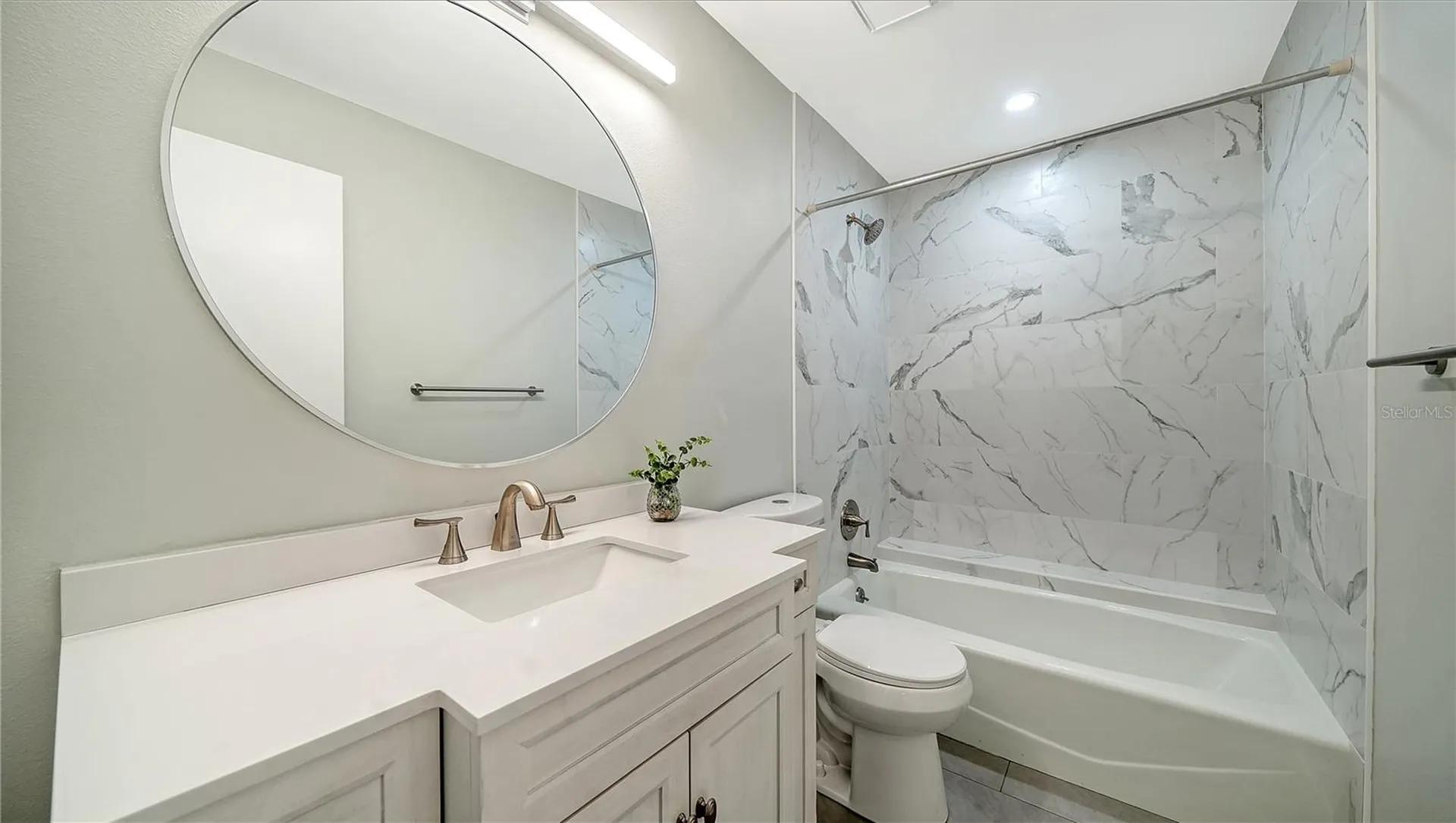 5689 Evergreen Drive Sarasota FL 34233