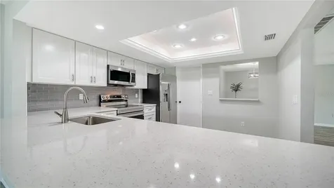 5689 Evergreen Drive Sarasota FL 34233