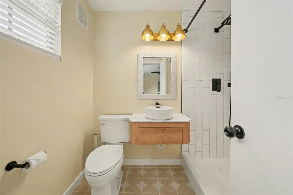 4733 W Wisconsin Avenue Tampa FL 33616