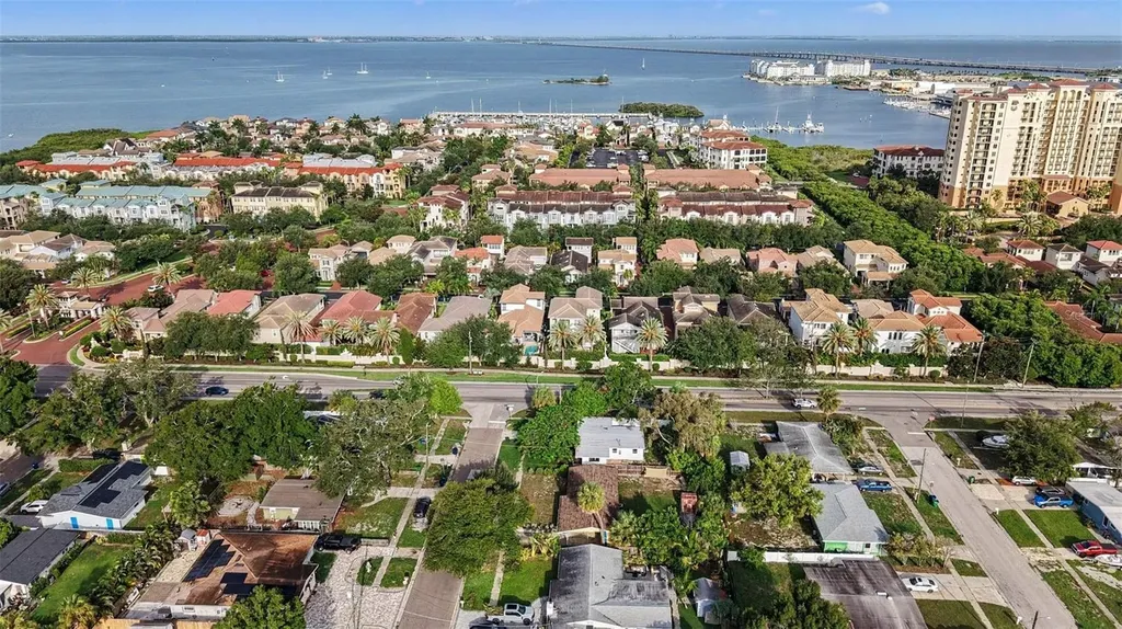4733 W Wisconsin Avenue Tampa FL 33616