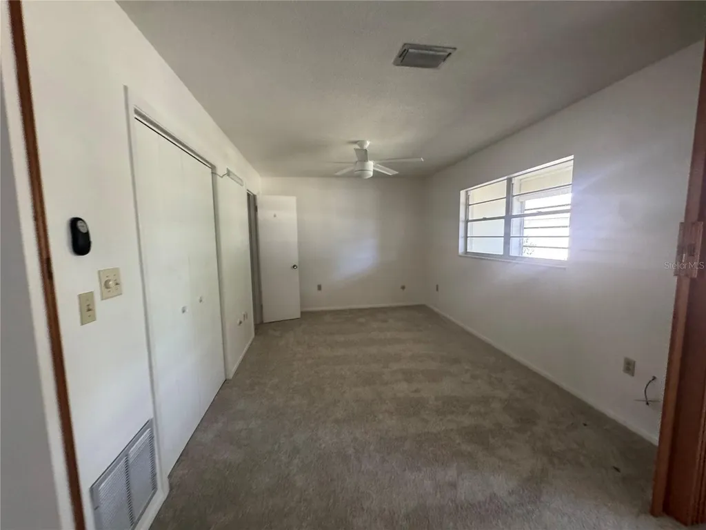 652 Park Circle Bradenton FL 34207