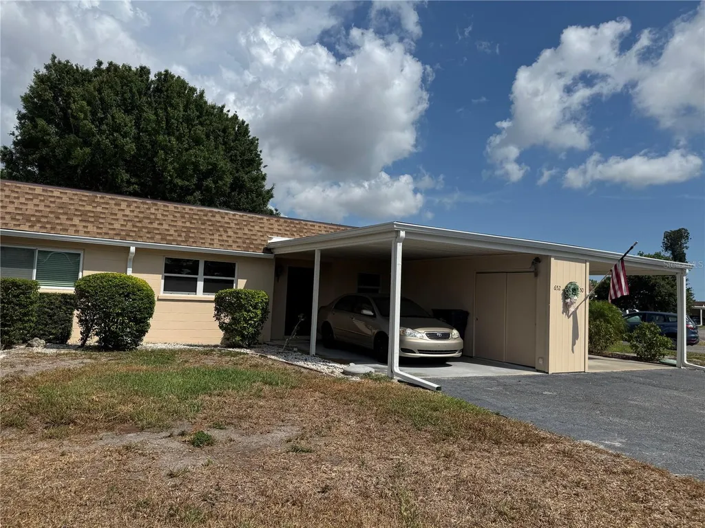 652 Park Circle Bradenton FL 34207