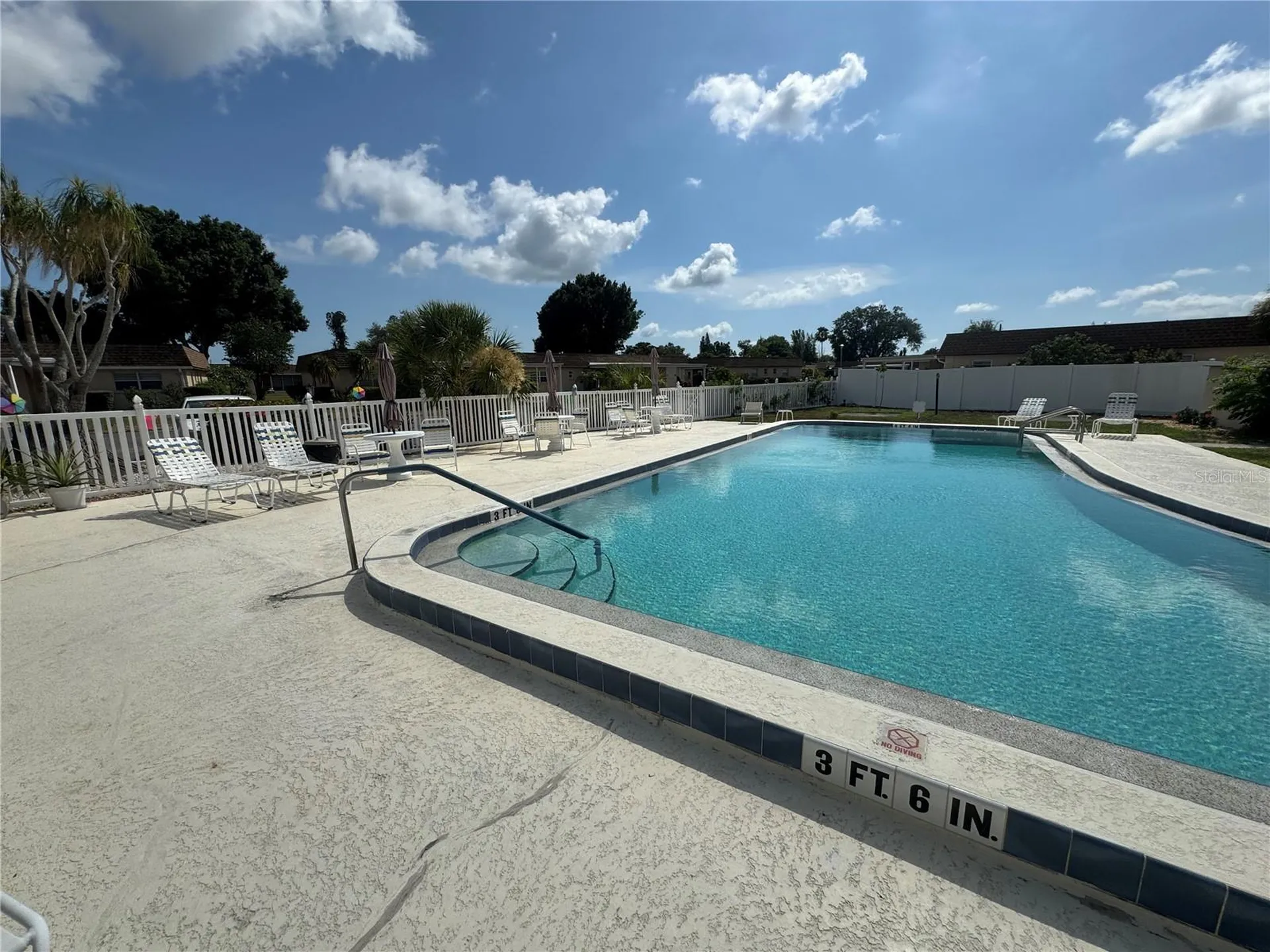 652 Park Circle Bradenton FL 34207