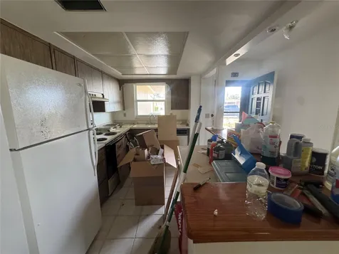 652 Park Circle Bradenton FL 34207
