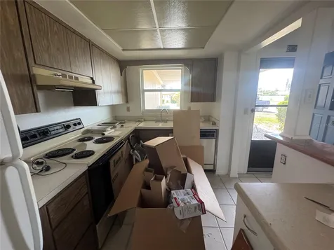 652 Park Circle Bradenton FL 34207
