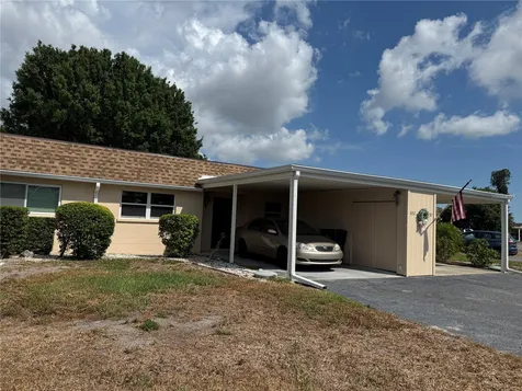 652 Park Circle Bradenton FL 34207