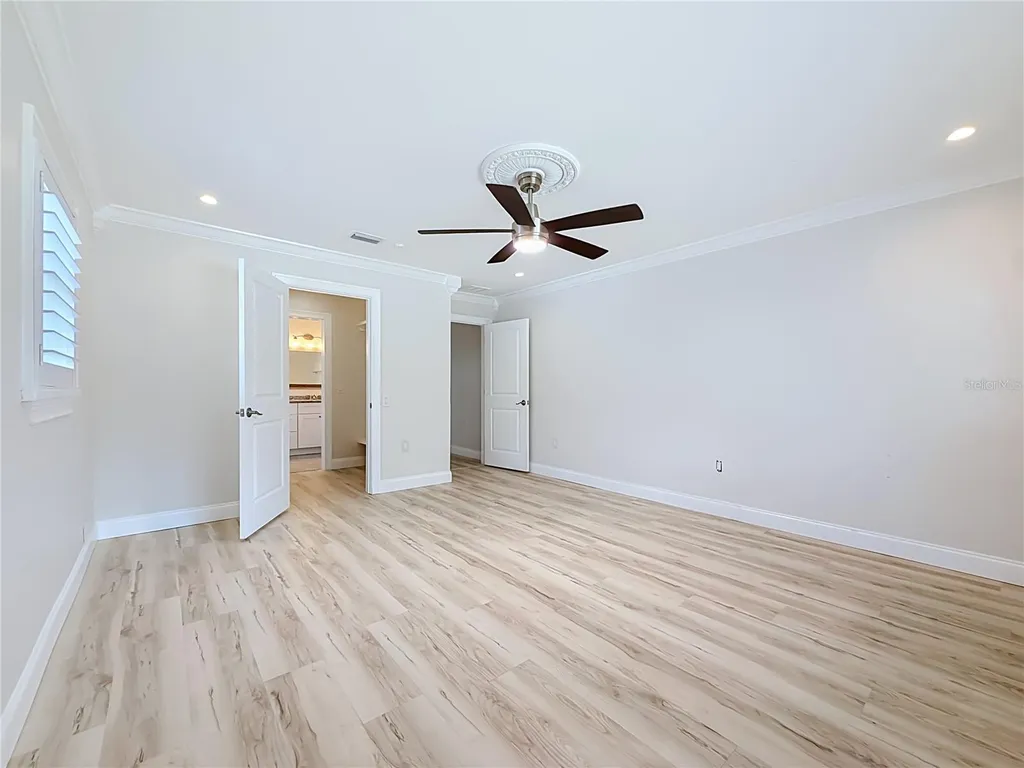 8270 30th Avenue N St Petersburg FL 33710