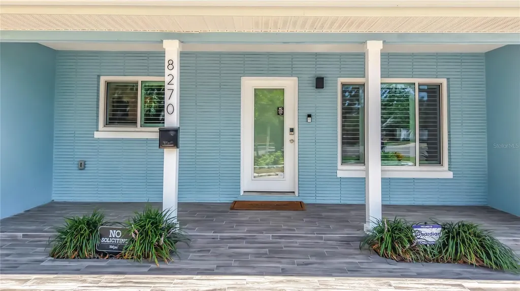 8270 30th Avenue N St Petersburg FL 33710