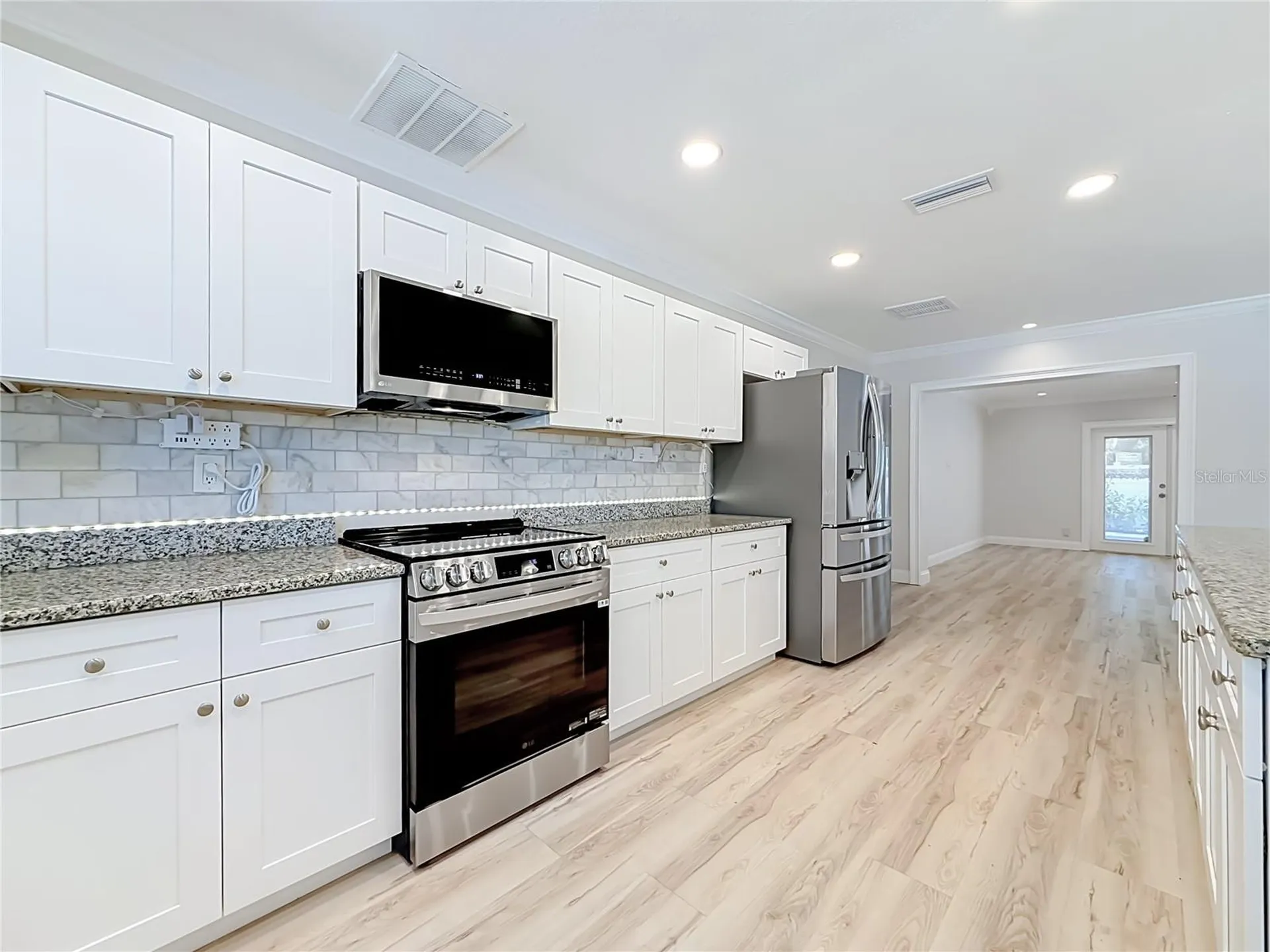 8270 30th Avenue N St Petersburg FL 33710