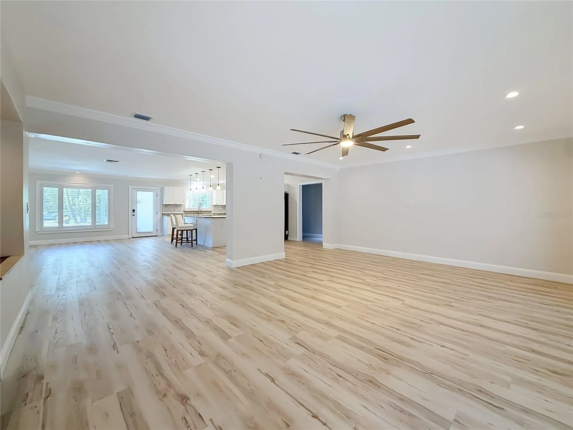 8270 30th Avenue N St Petersburg FL 33710