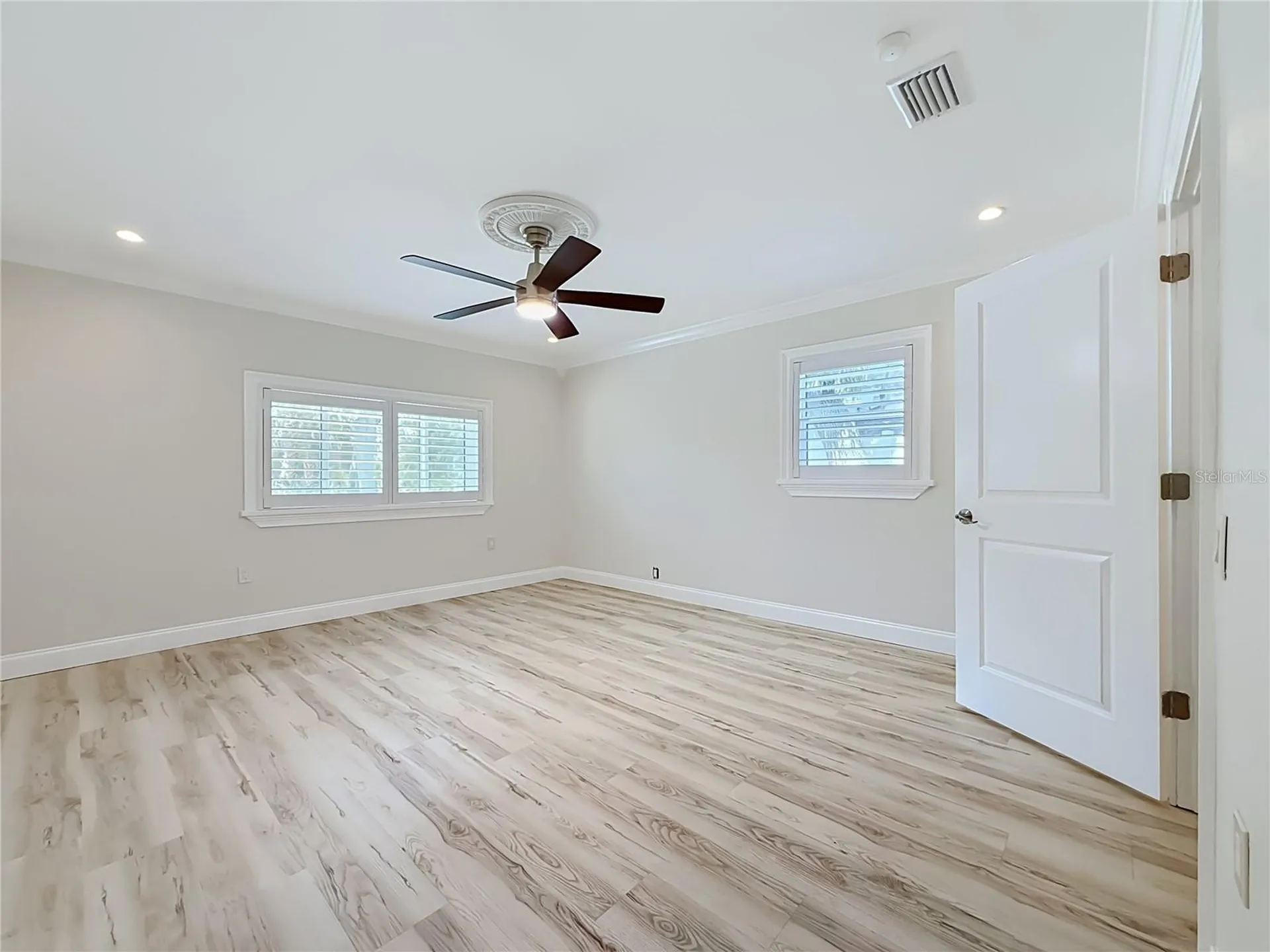 8270 30th Avenue N St Petersburg FL 33710