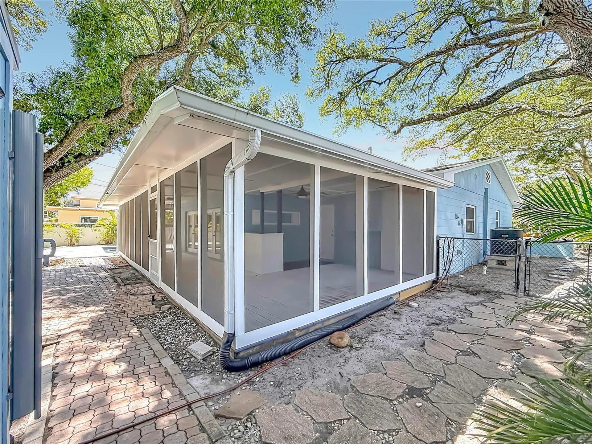 8270 30th Avenue N St Petersburg FL 33710