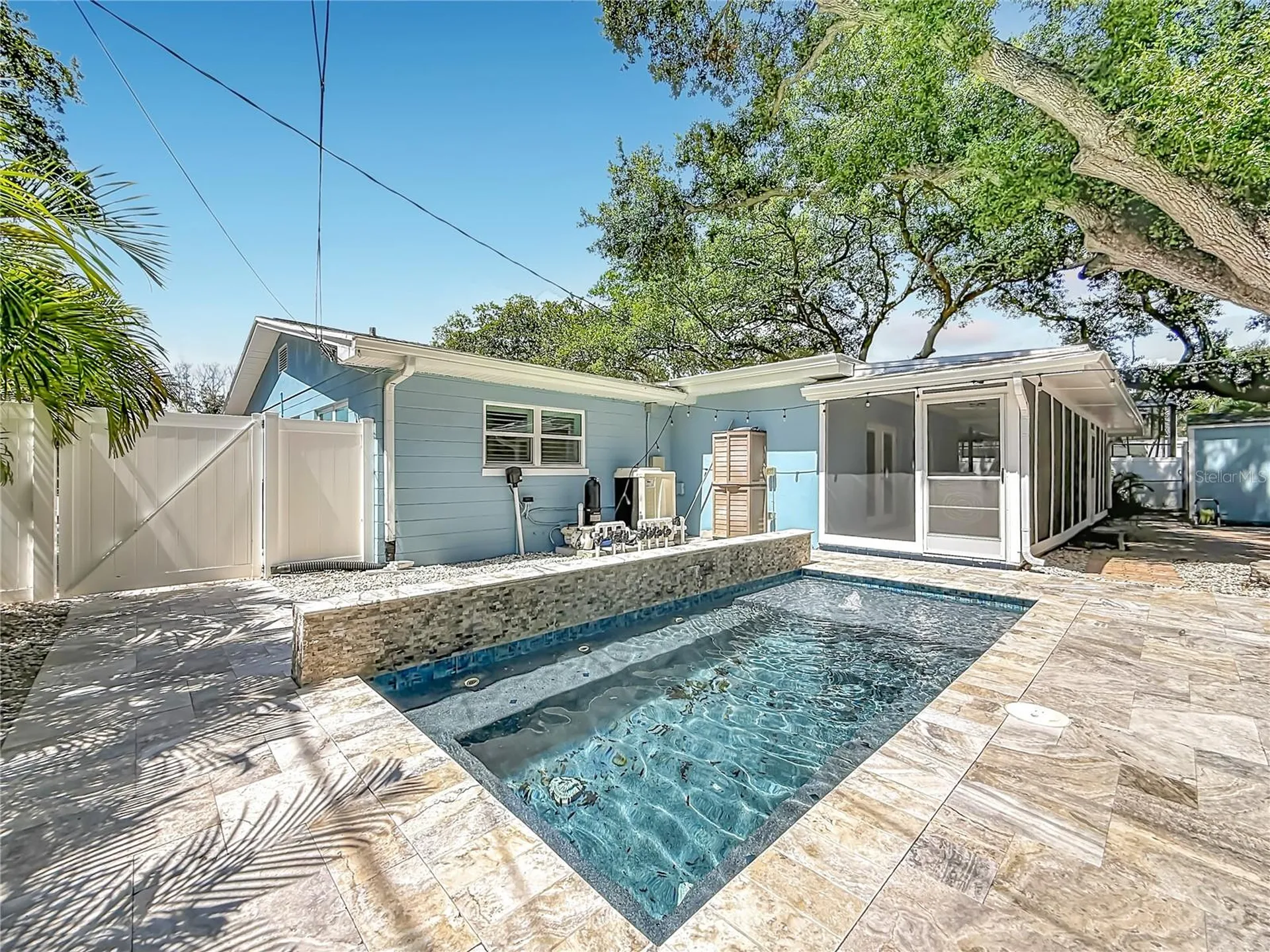 8270 30th Avenue N St Petersburg FL 33710