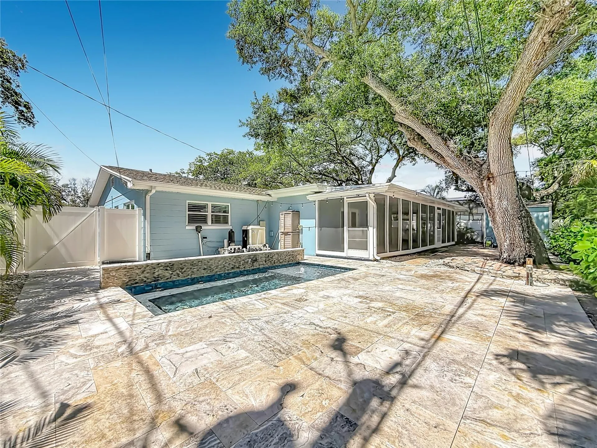 8270 30th Avenue N St Petersburg FL 33710