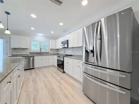 8270 30th Avenue N St Petersburg FL 33710