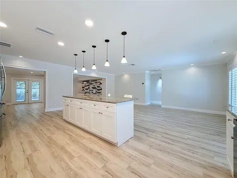 8270 30th Avenue N St Petersburg FL 33710