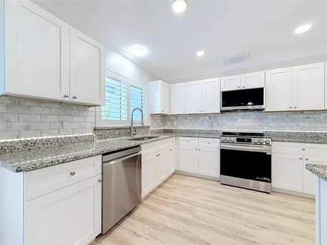 8270 30th Avenue N St Petersburg FL 33710