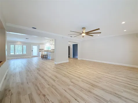 8270 30th Avenue N St Petersburg FL 33710