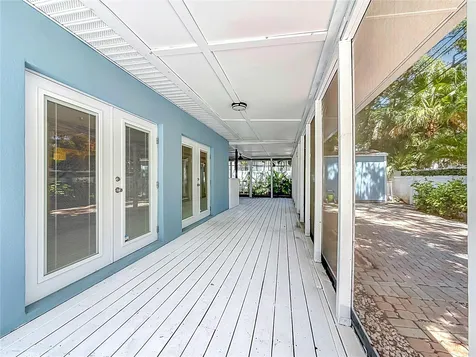 8270 30th Avenue N St Petersburg FL 33710