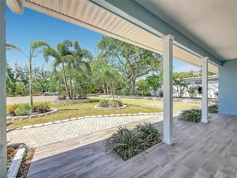 8270 30th Avenue N St Petersburg FL 33710