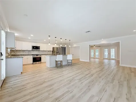 8270 30th Avenue N St Petersburg FL 33710