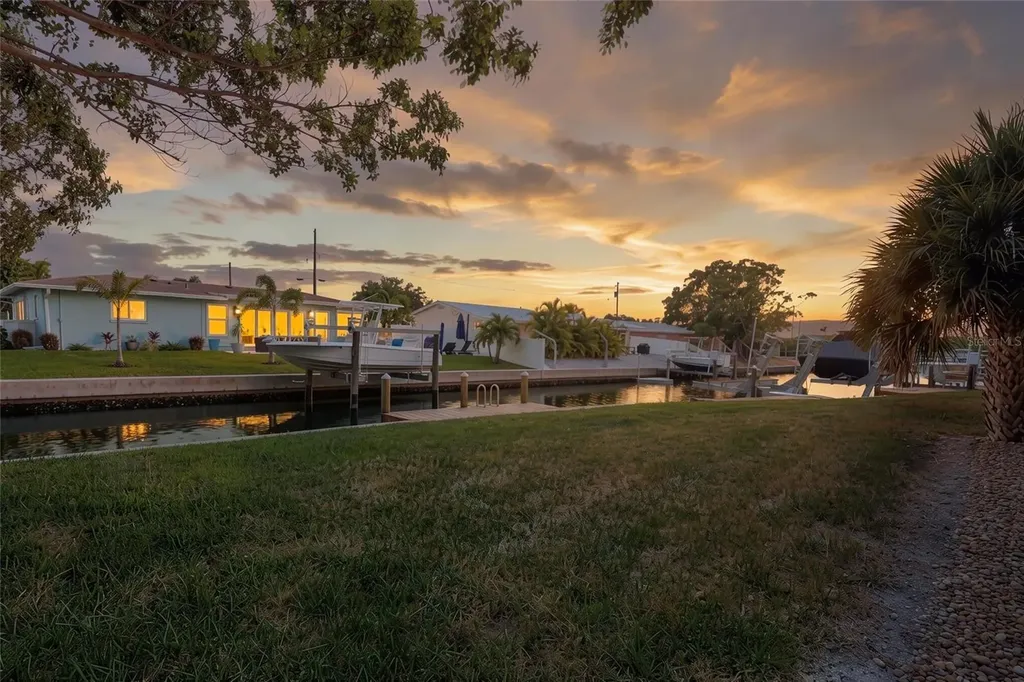 10301 Waterbird Way Bradenton FL 34209