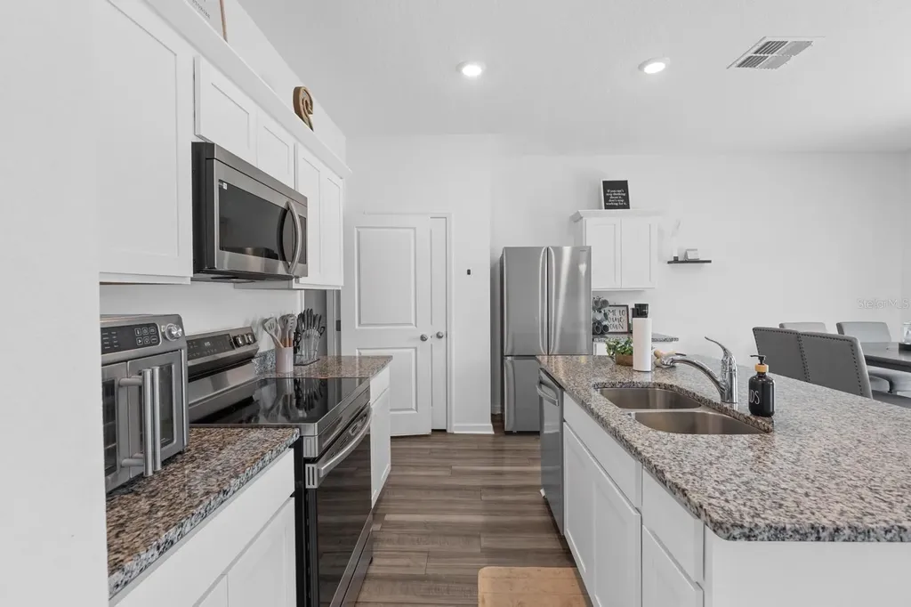 38465 Honeysuckle Drive Dade City FL 33525