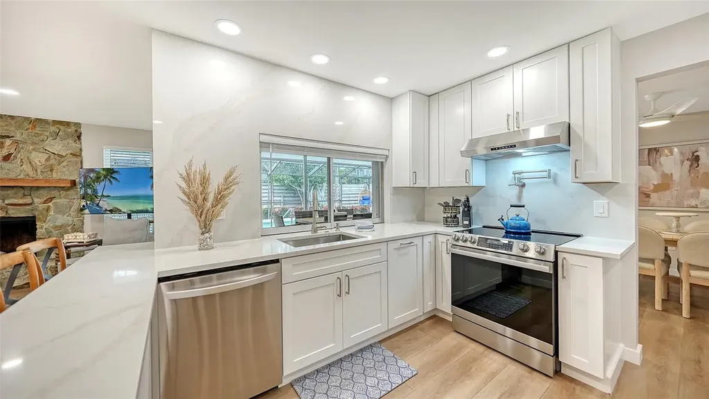 734 Birdsong Lane Sarasota FL 34242