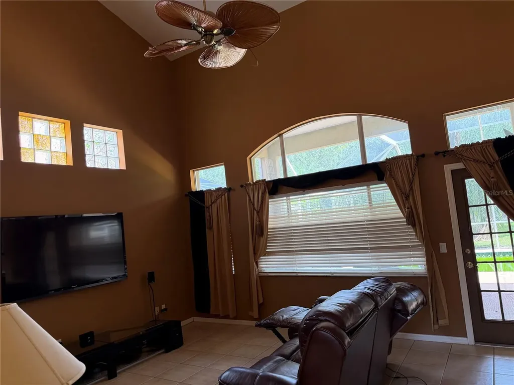 18826 Avenue Biarritz Lutz FL 33558