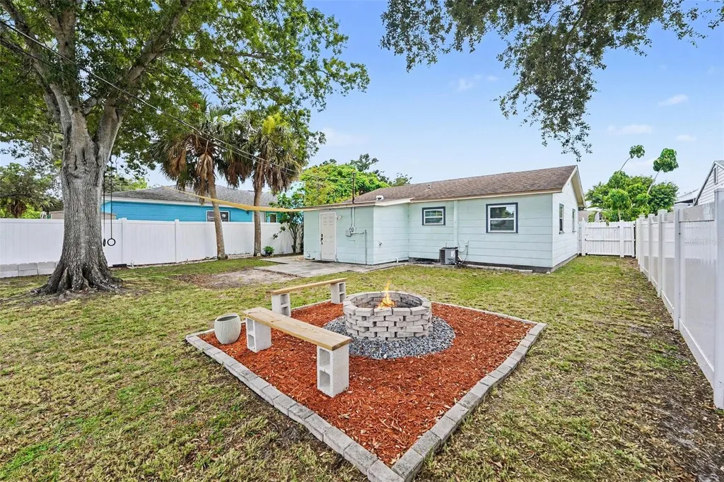 3719 39th Street N St Petersburg FL 33713