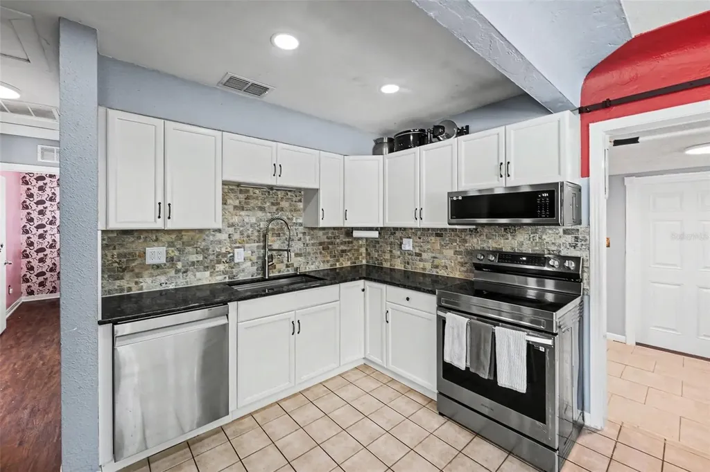 3719 39th Street N St Petersburg FL 33713