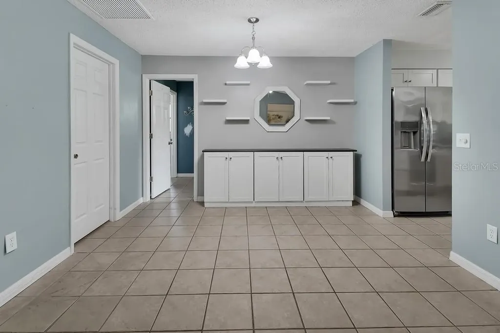 235 W Retta Street De Leon Springs FL 32130
