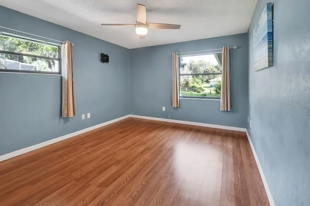 235 W Retta Street De Leon Springs FL 32130