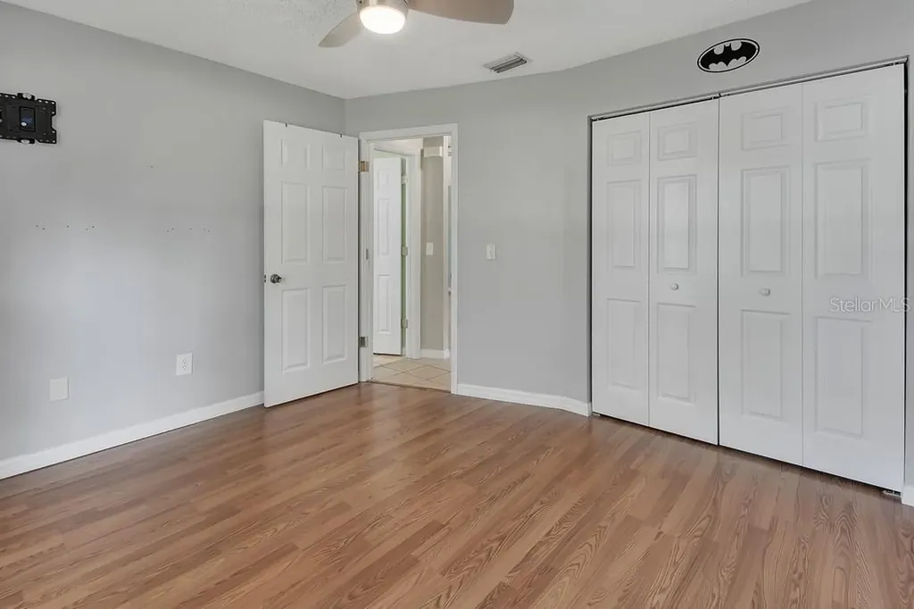 235 W Retta Street De Leon Springs FL 32130