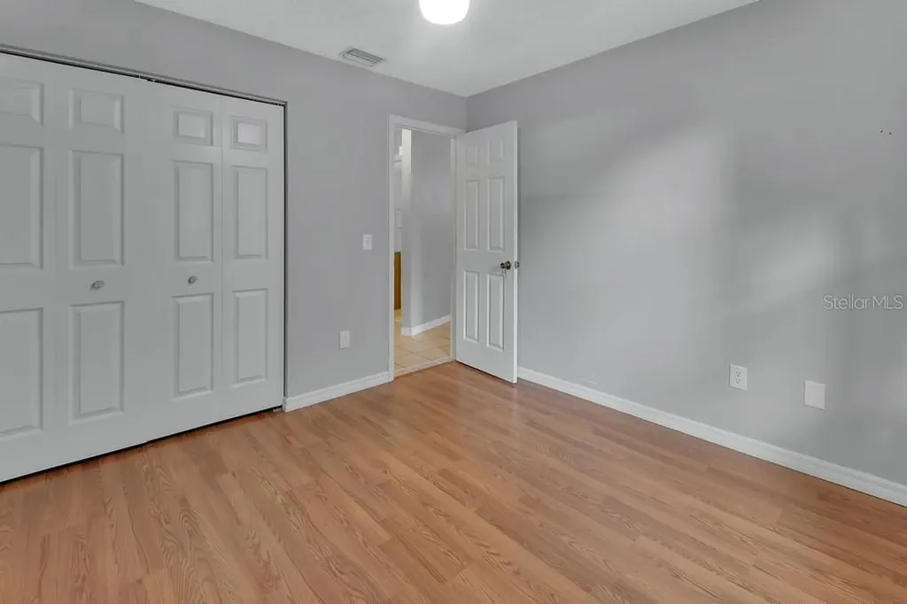 235 W Retta Street De Leon Springs FL 32130