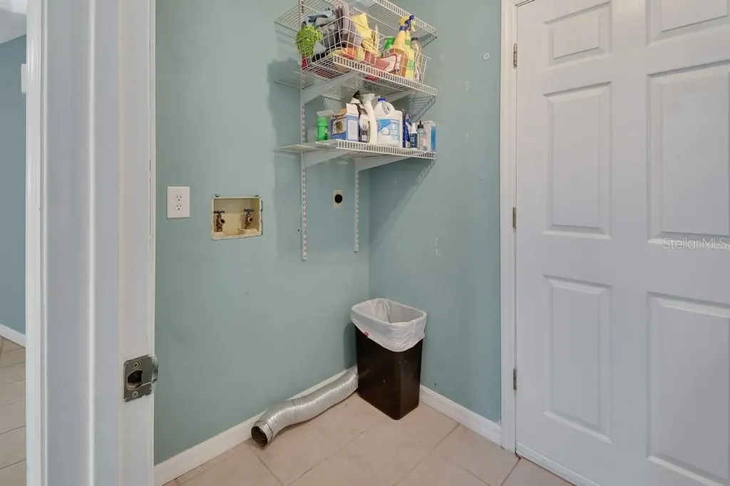 235 W Retta Street De Leon Springs FL 32130