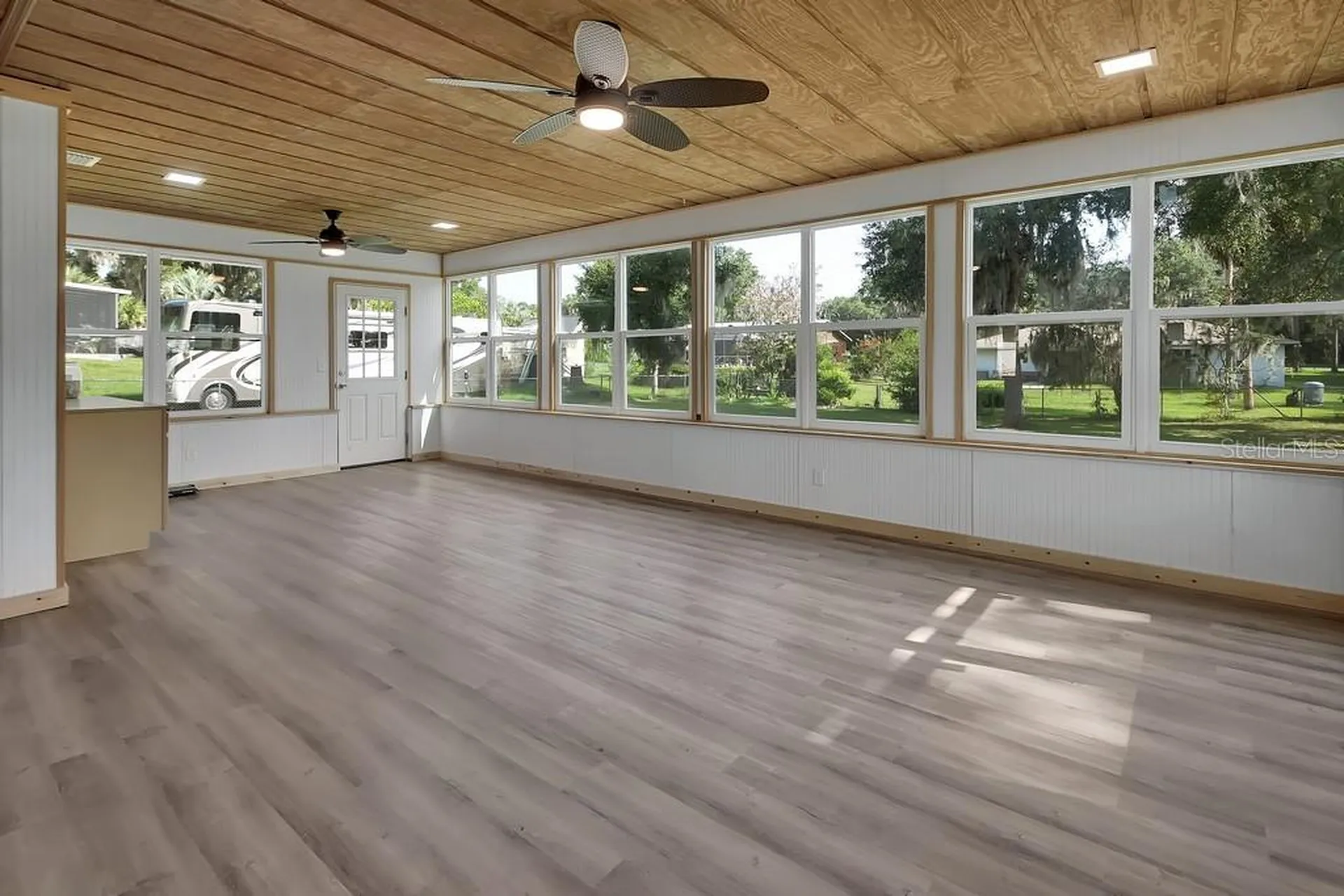 235 W Retta Street De Leon Springs FL 32130