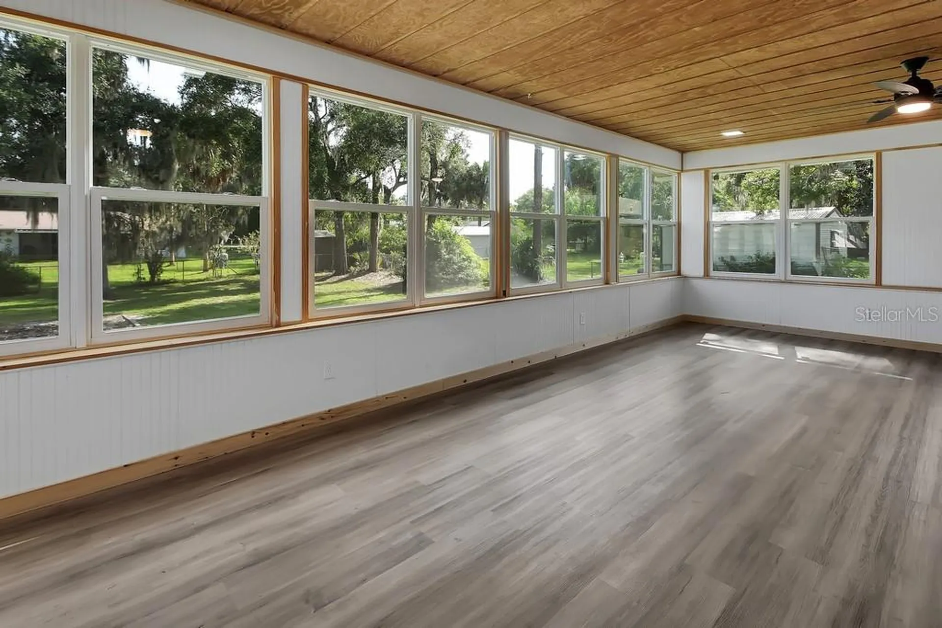 235 W Retta Street De Leon Springs FL 32130