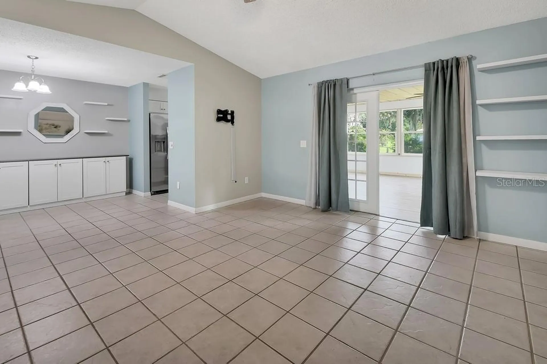 235 W Retta Street De Leon Springs FL 32130